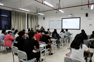 最靠谱的十大足球平台记者团开展新媒体专题培训